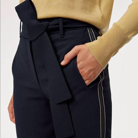 Aritzia Pants - ⭐️Aritzia Jallade tie waist high rise crop❤️BNWOT